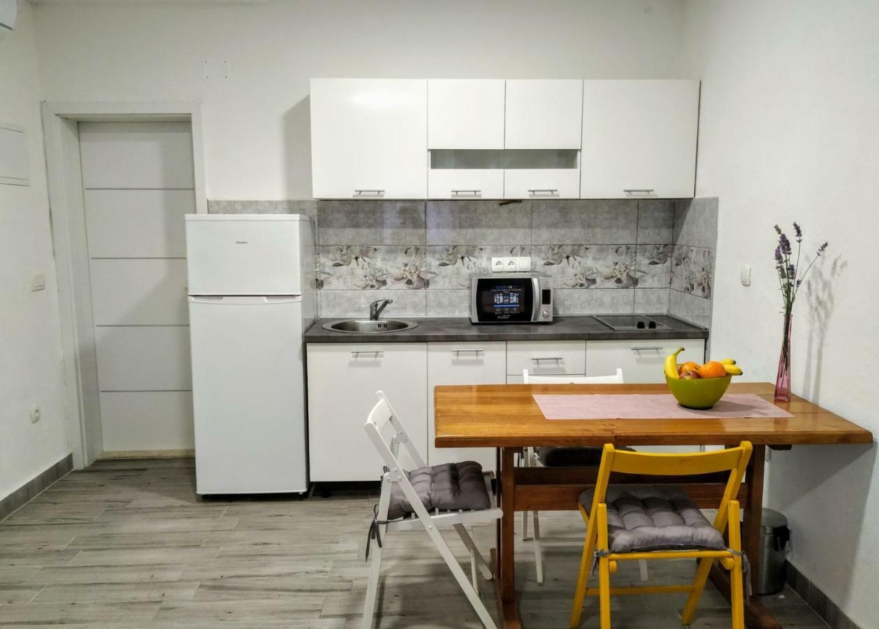 Studio Apartman Violeta II - 50M From The Beach Trogir Exteriér fotografie