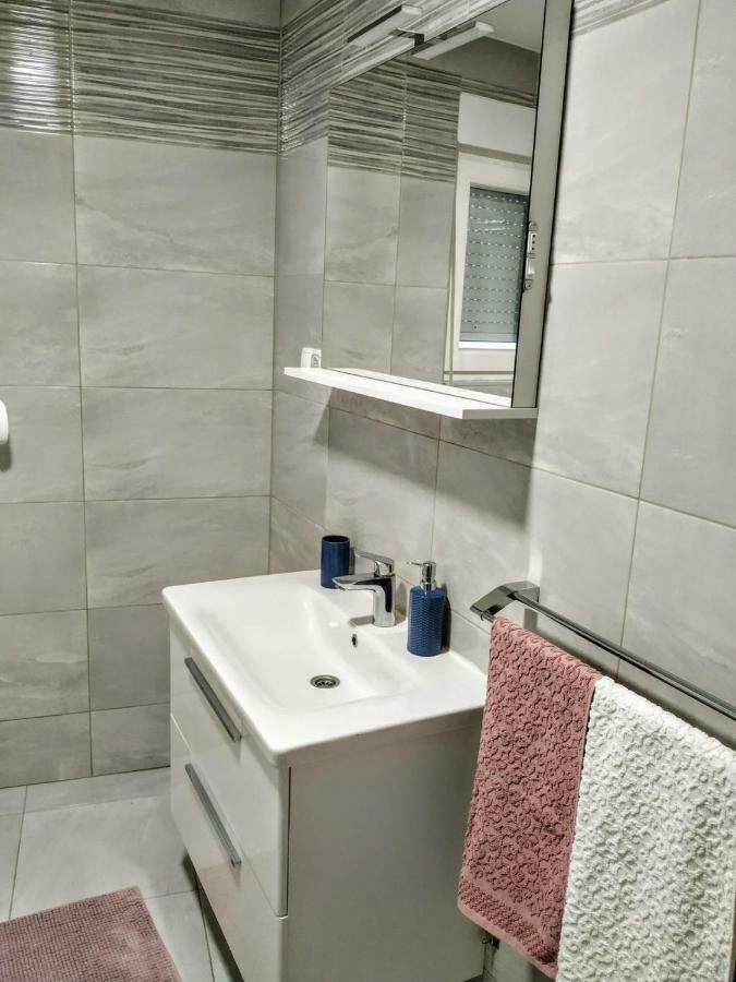 Studio Apartman Violeta II - 50M From The Beach Trogir Exteriér fotografie
